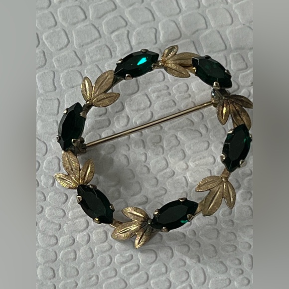 VINTAGE SIGNED VAN DELL 12K GF GREEN RHINESTONES BROOCH - Picture 6 of 7